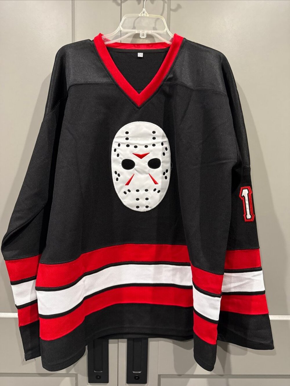 Friday The 13th Jason Voorhees Hockey Jersey 13 Mens Sz L Bioworld Horror Movie